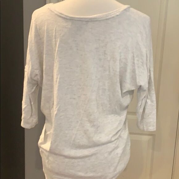 🎽 Express Gray Three-Quarter Sleeve Top - Excellent Condition - Picture 2 of 3